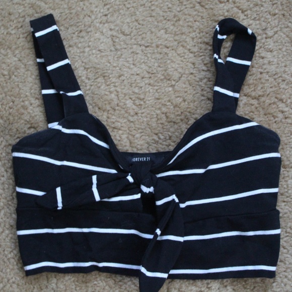 Forever21 Cropped Top - Picture 3 of 3